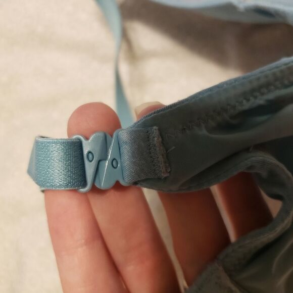 VICTORIAS SECRET PERFECT COVERAGE BLUE BRA 34D - Picture 8 of 8